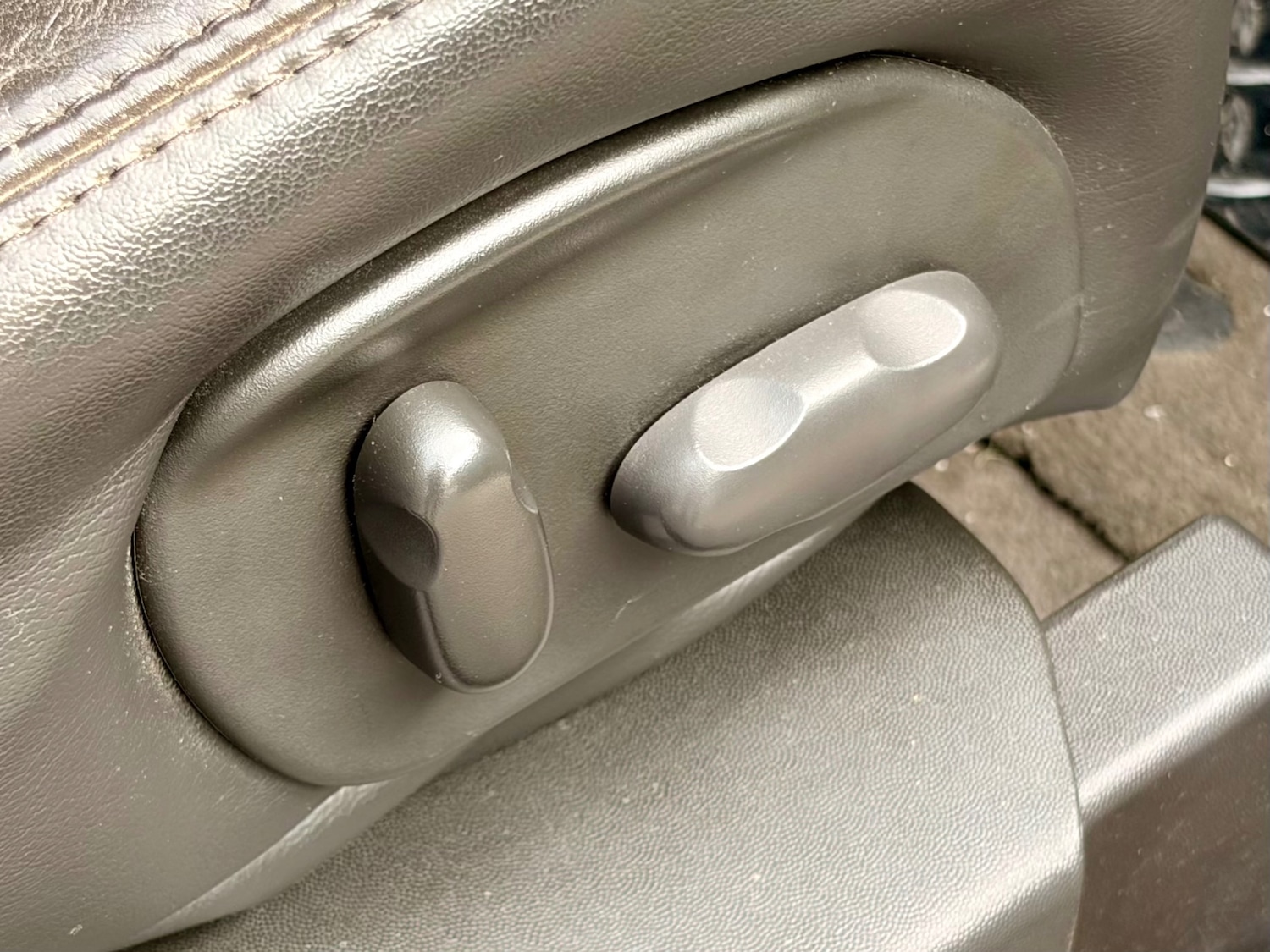 Used Cadillac SRX 2010 for sale - 77988601: Photo 35