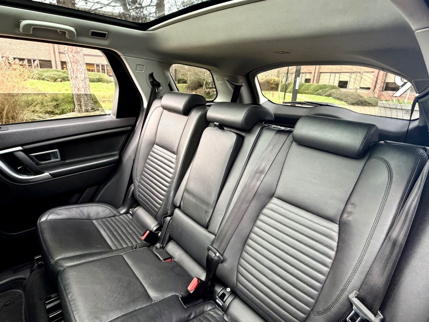 Used Land Rover Discovery Sport 2018 for sale - 76885158: Photo 15