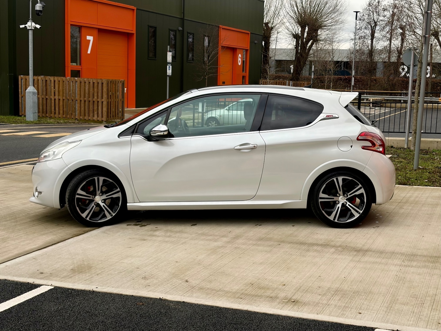 Used Peugeot 208 2016 for sale - 77409189: Photo 9