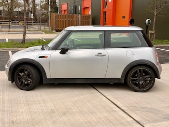Used MINI Hatch 2002 for sale - 77650253: Photo