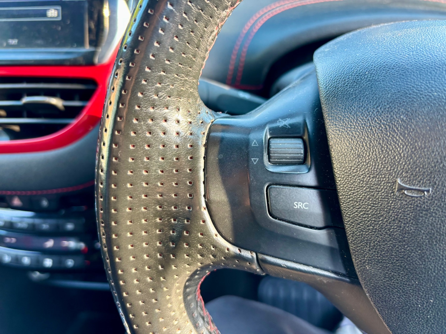 Used Peugeot 208 2014 for sale - 77569797: Photo 23