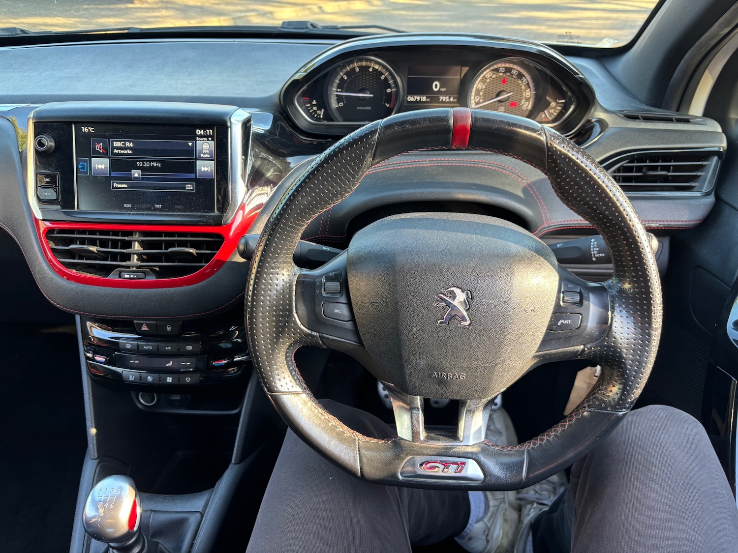 Used Peugeot 208 2014 for sale - 77569797: Photo 24