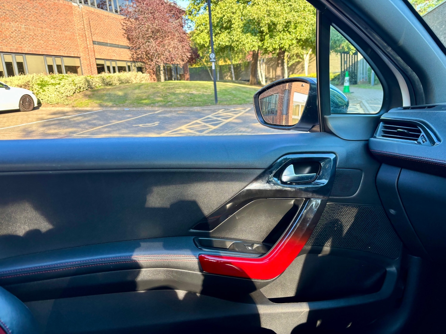 Used Peugeot 208 2014 for sale - 77569797: Photo 32