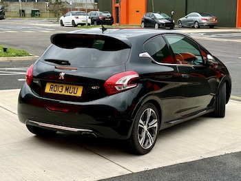 Used Peugeot 208 2014 for sale - 77569797: Photo