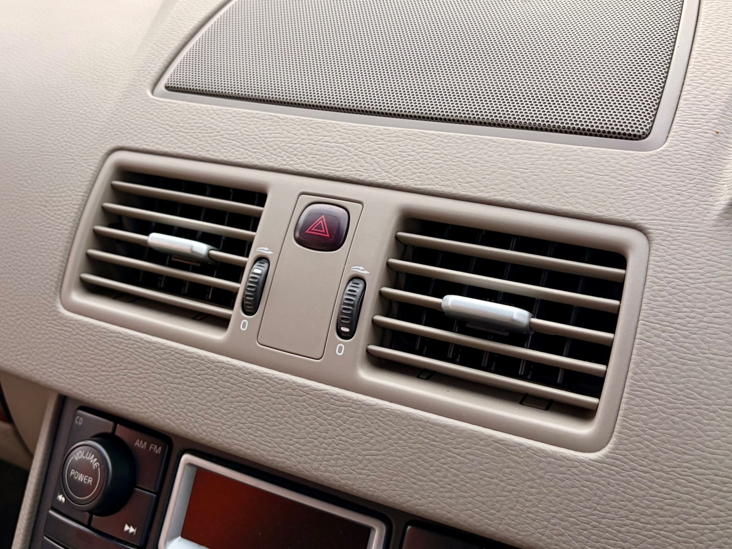 Used Volvo XC90 2006 for sale - 77591085: Photo 39