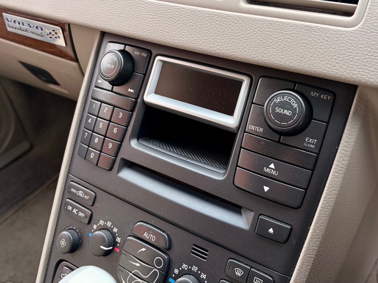 Used Volvo XC90 2006 for sale - 77591085: Photo 40