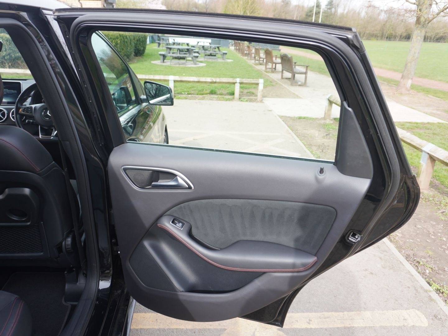 Used Mercedes-Benz B Class 2016 for sale - 77971932: Photo 36