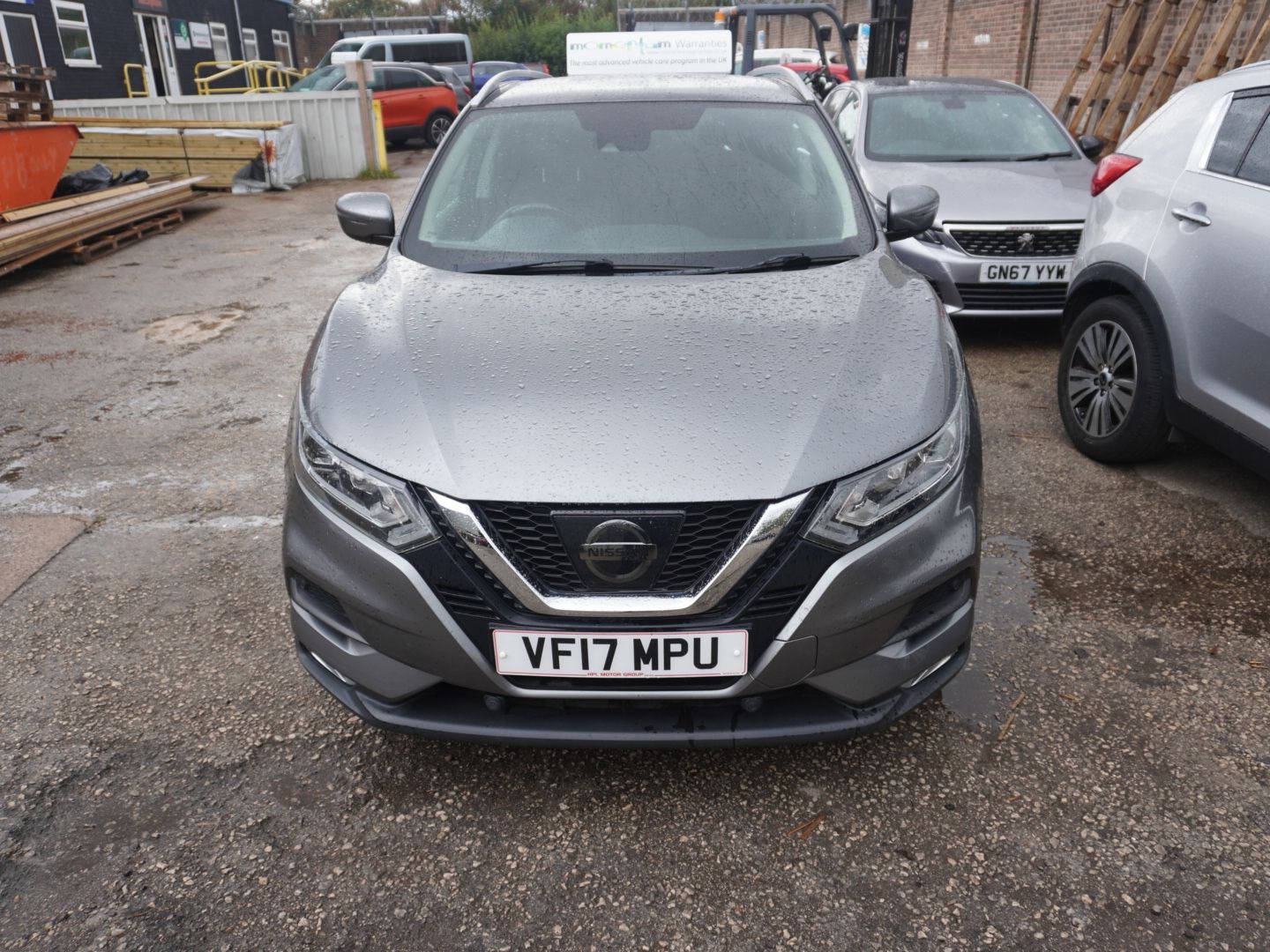 Used Nissan Qashqai 2017 for sale - 76745471: Photo 2