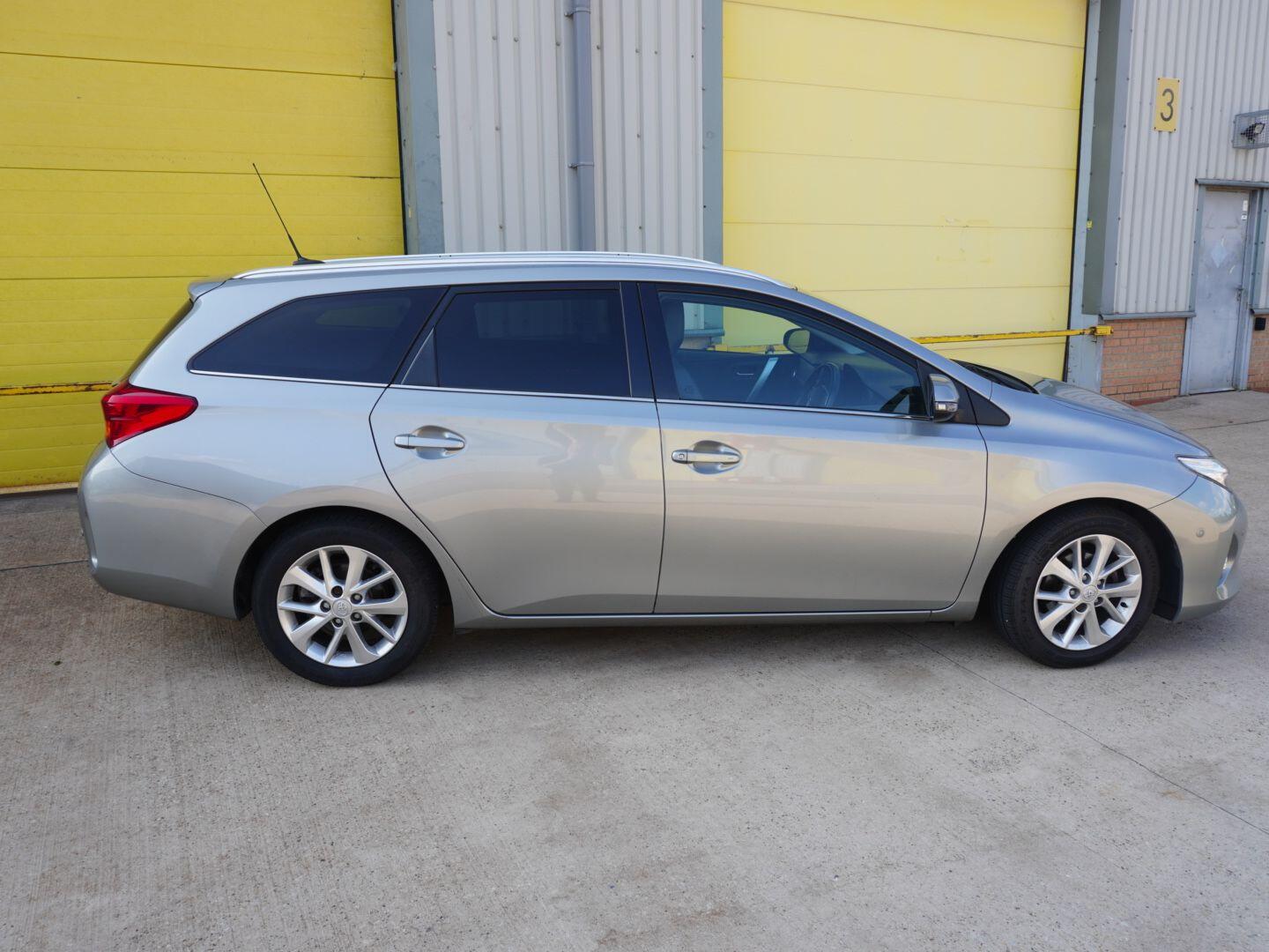 Used Toyota Auris 2014 for sale - 76310068: Photo 17