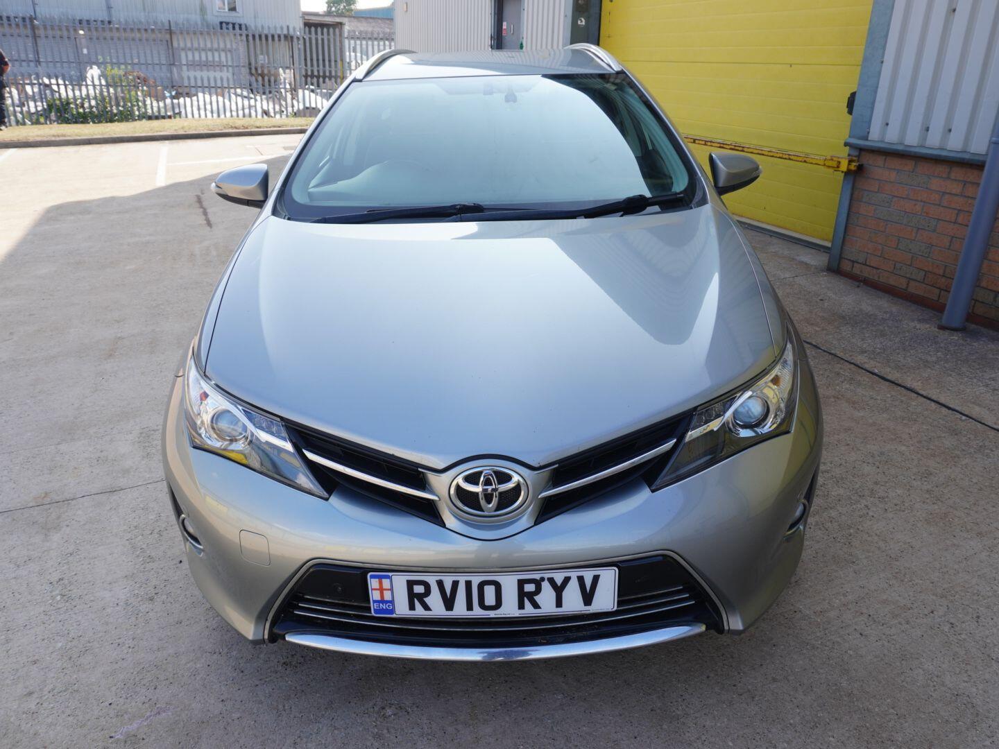 Used Toyota Auris 2014 for sale - 76310068: Photo 2
