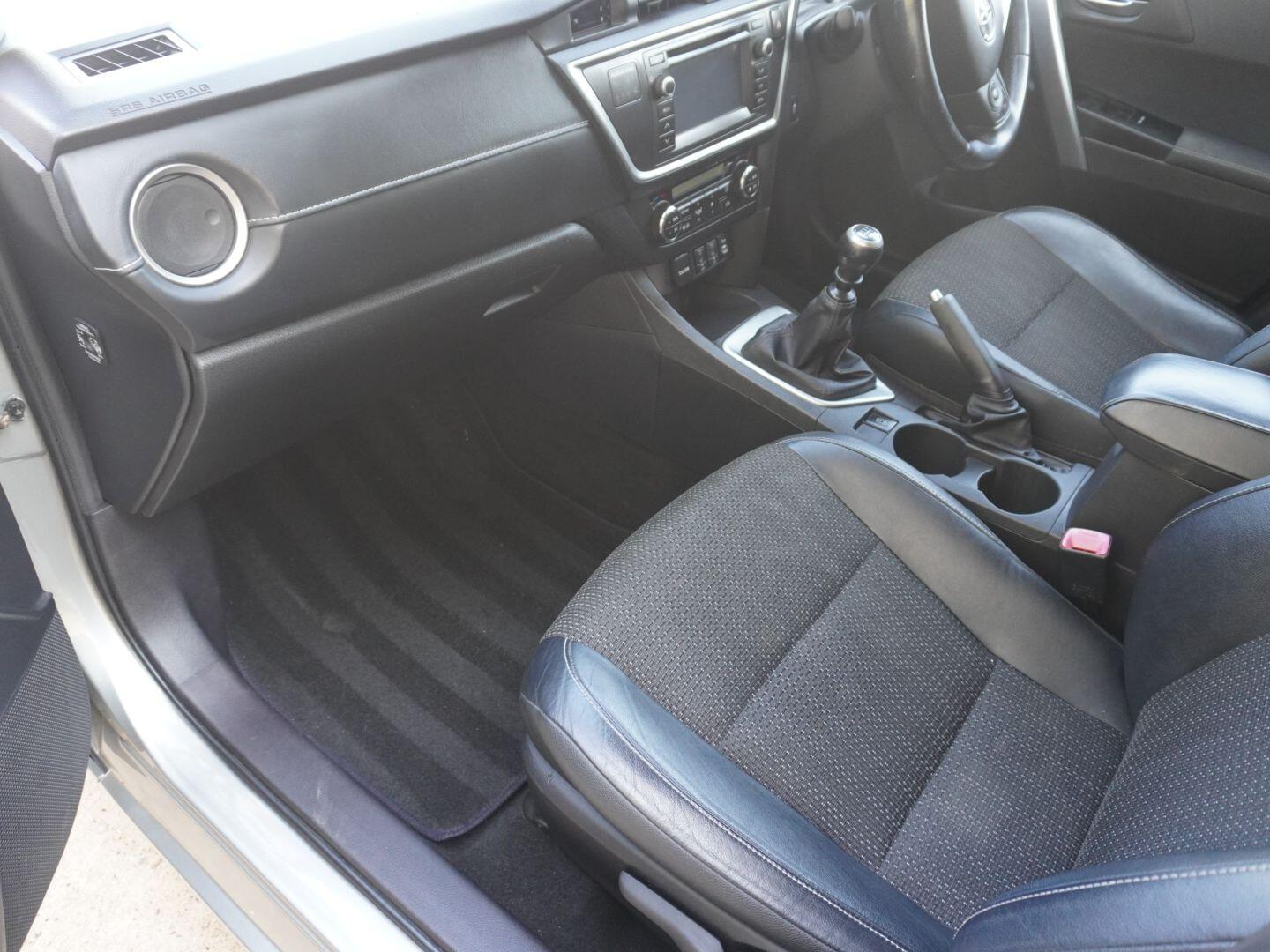 Used Toyota Auris 2014 for sale - 76310068: Photo 24