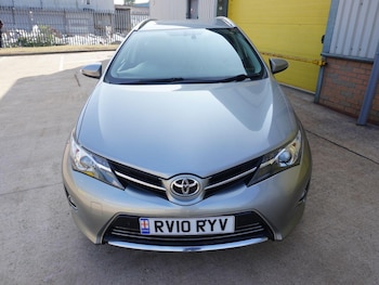 Used Toyota Auris 2014 for sale - 76310068: Photo 2