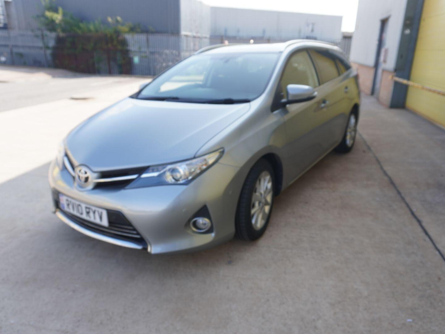 Used Toyota Auris 2014 for sale - 76310068: Photo 3