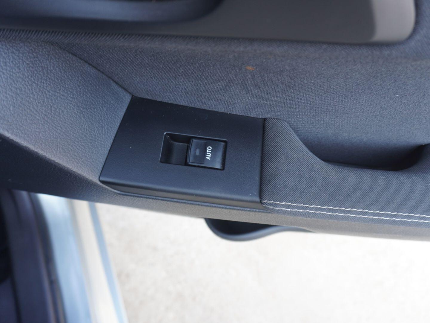 Used Toyota Auris 2014 for sale - 76310068: Photo 37