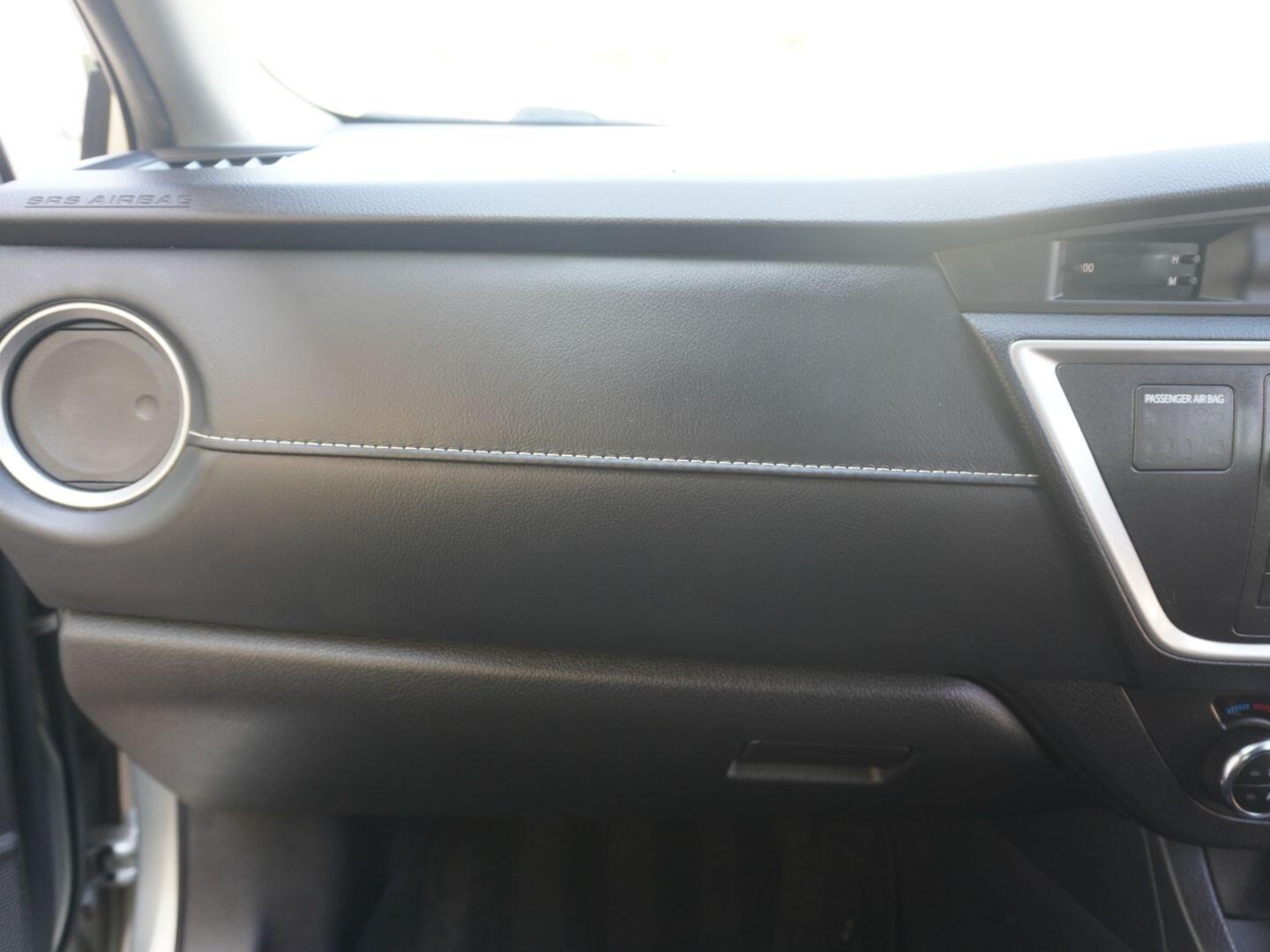 Used Toyota Auris 2014 for sale - 76310068: Photo 38