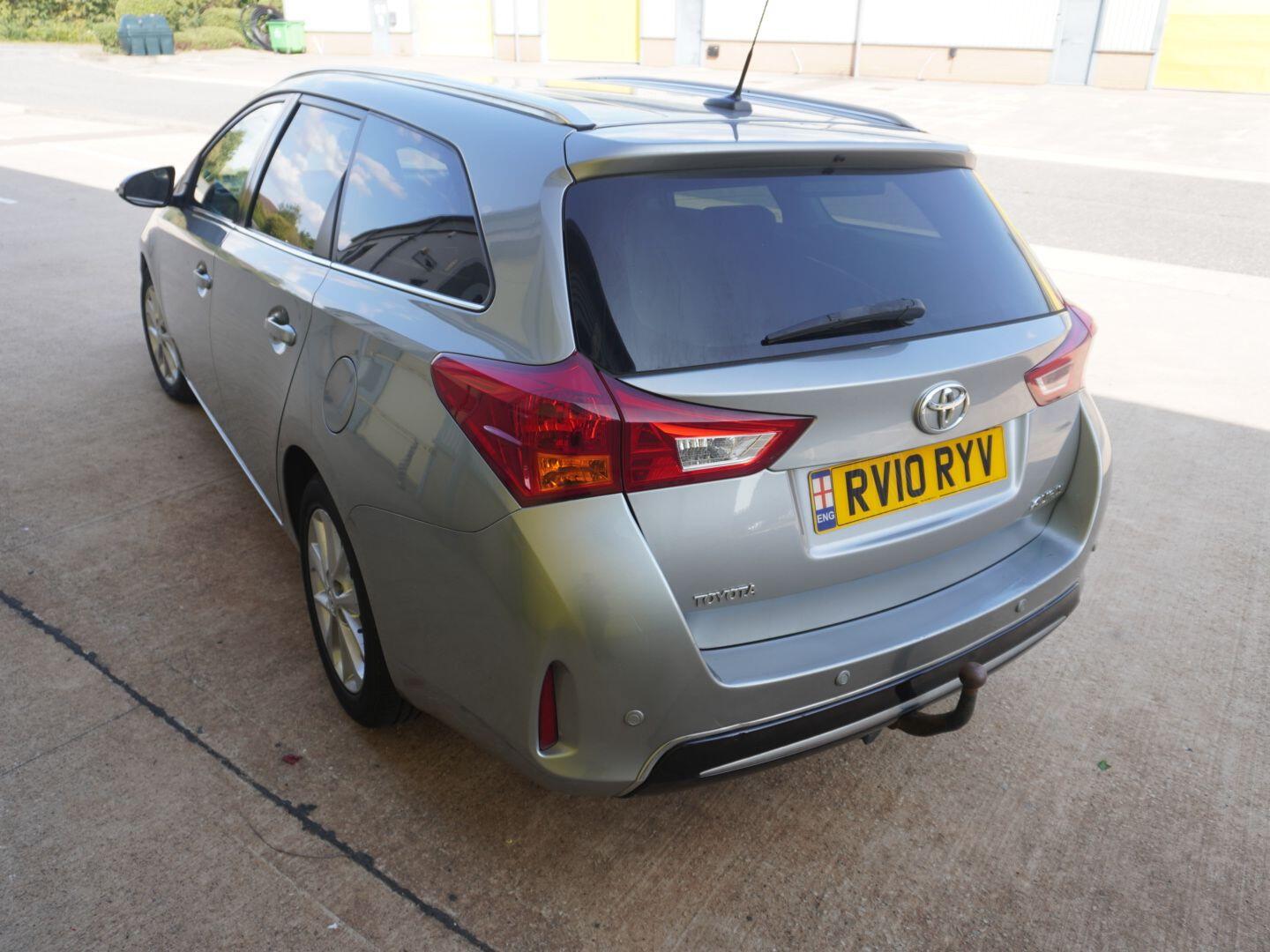 Used Toyota Auris 2014 for sale - 76310068: Photo 4