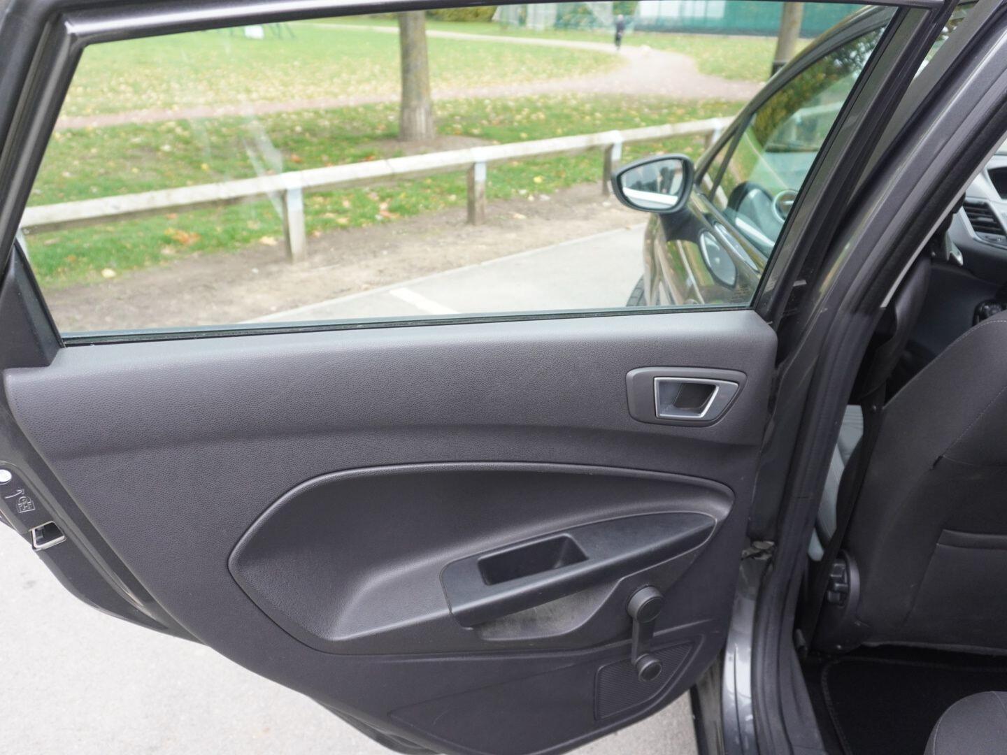 Used Ford Fiesta 2016 for sale - 76310086: Photo 36