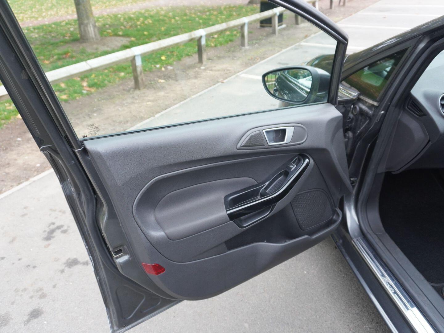 Used Ford Fiesta 2016 for sale - 76310086: Photo 63