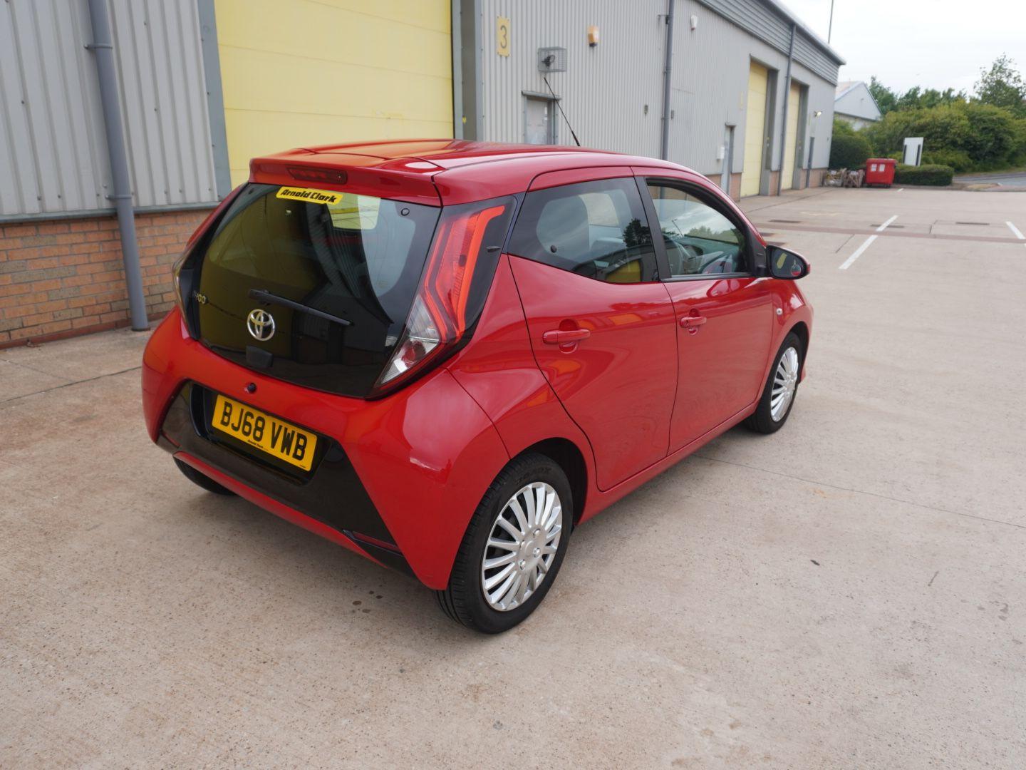 Used Toyota AYGO 2018 for sale - 76310058: Photo 11