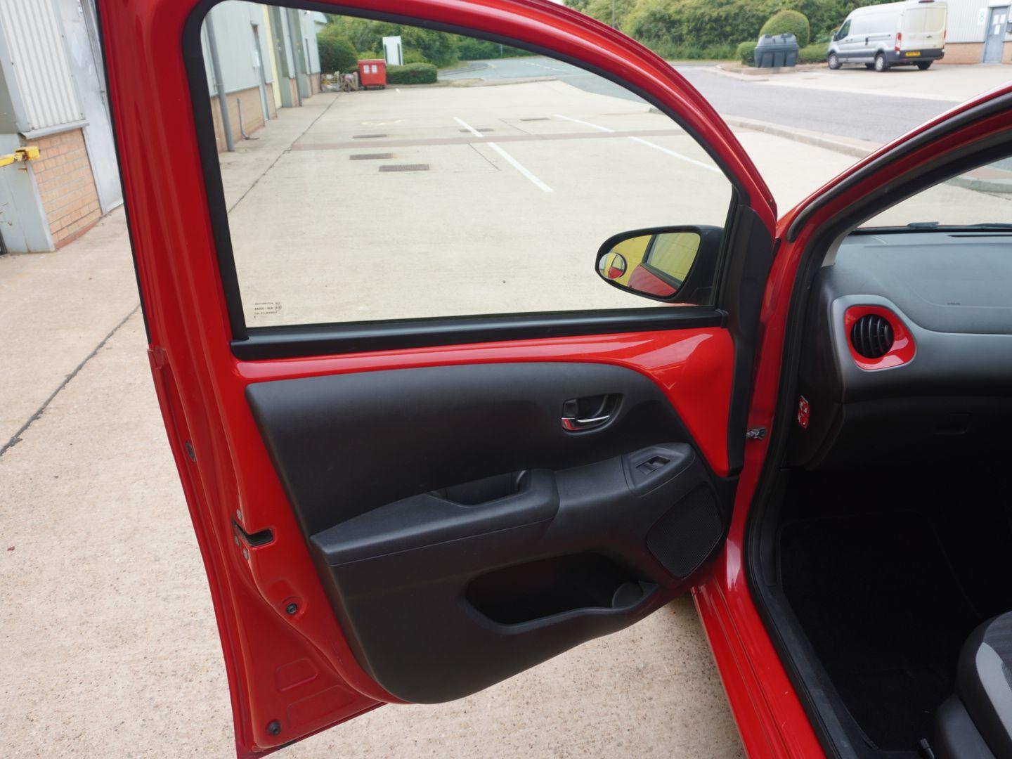 Used Toyota AYGO 2018 for sale - 76310058: Photo 20