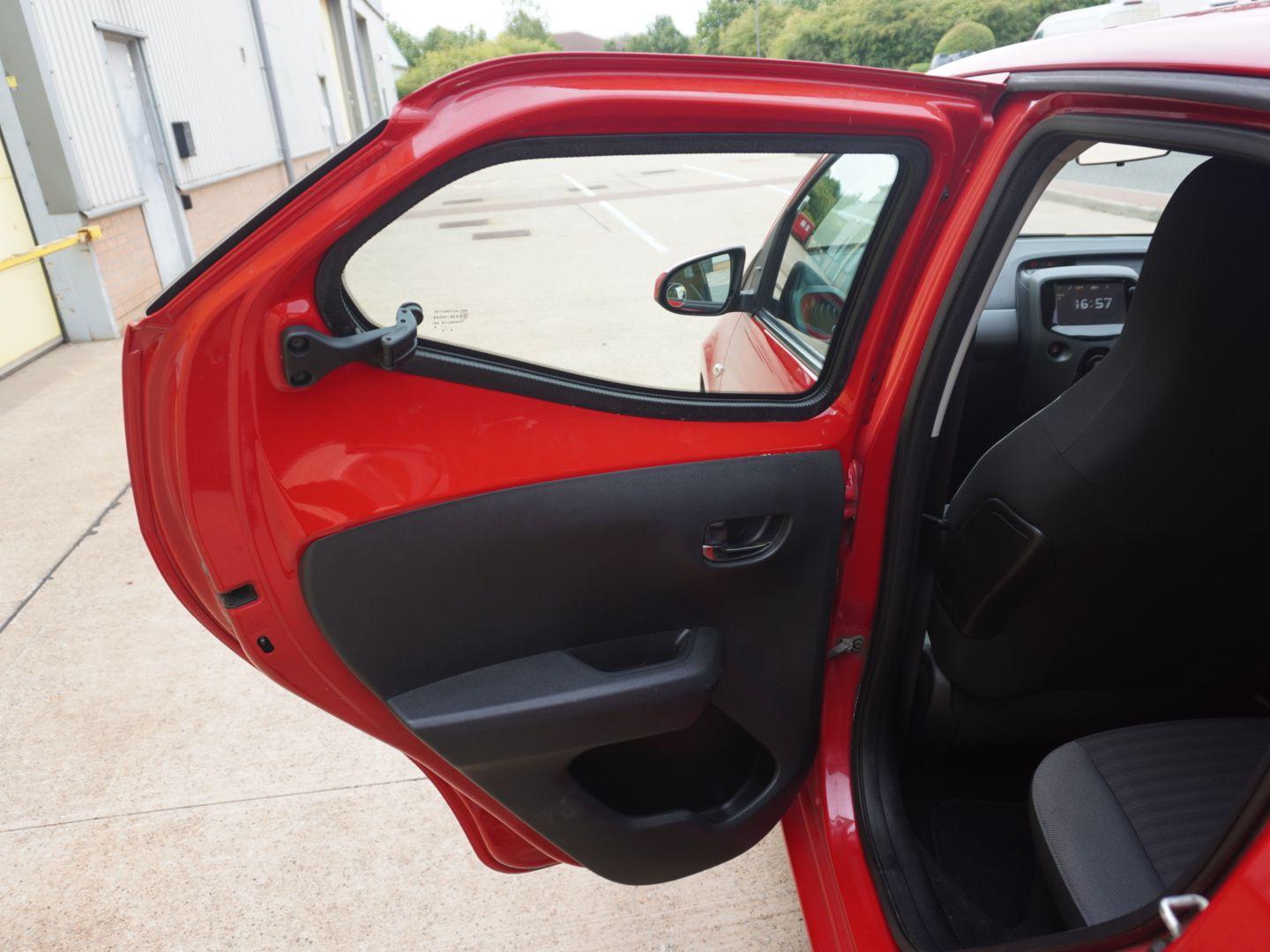 Used Toyota AYGO 2018 for sale - 76310058: Photo 21