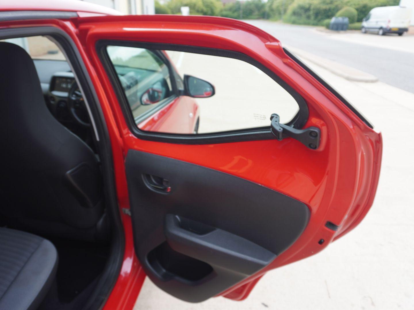 Used Toyota AYGO 2018 for sale - 76310058: Photo 23