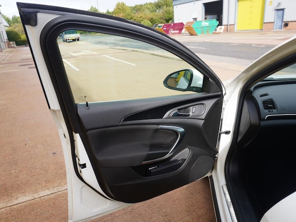 Used Vauxhall Insignia 2015 for sale - 76310061: Photo 24