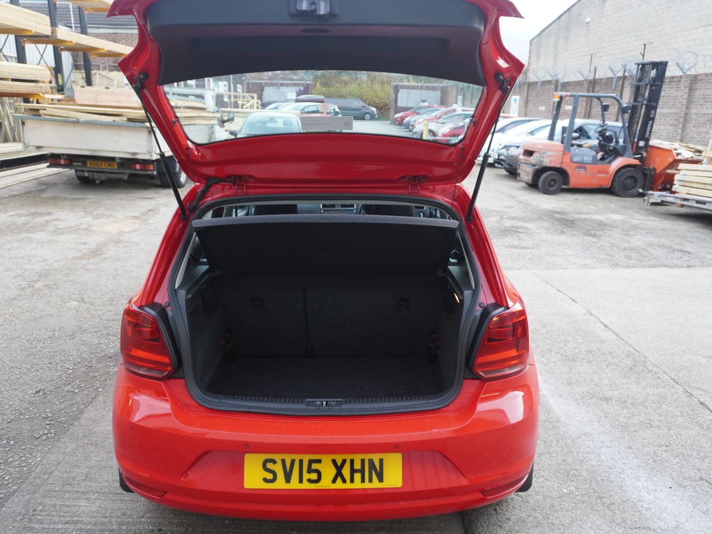 Used Volkswagen Polo 2015 for sale - 76736818: Photo 17