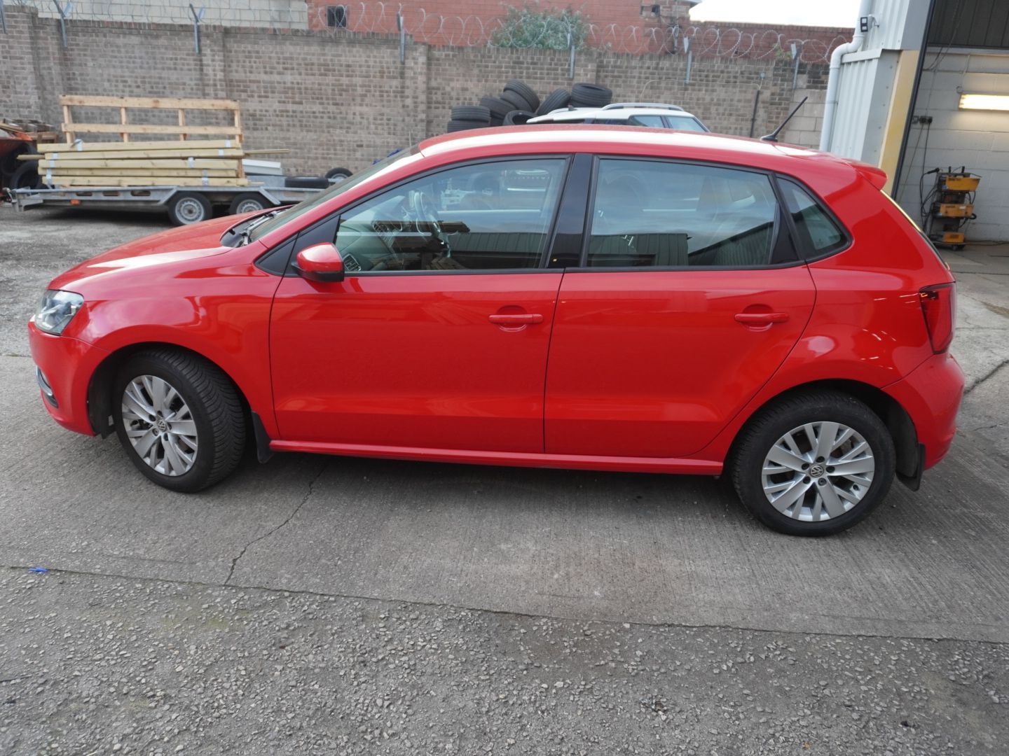 Used Volkswagen Polo 2015 for sale - 76736818: Photo 6