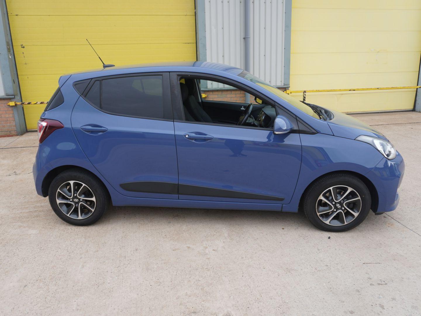 Used Hyundai i10 2017 for sale - 76310060: Photo 10