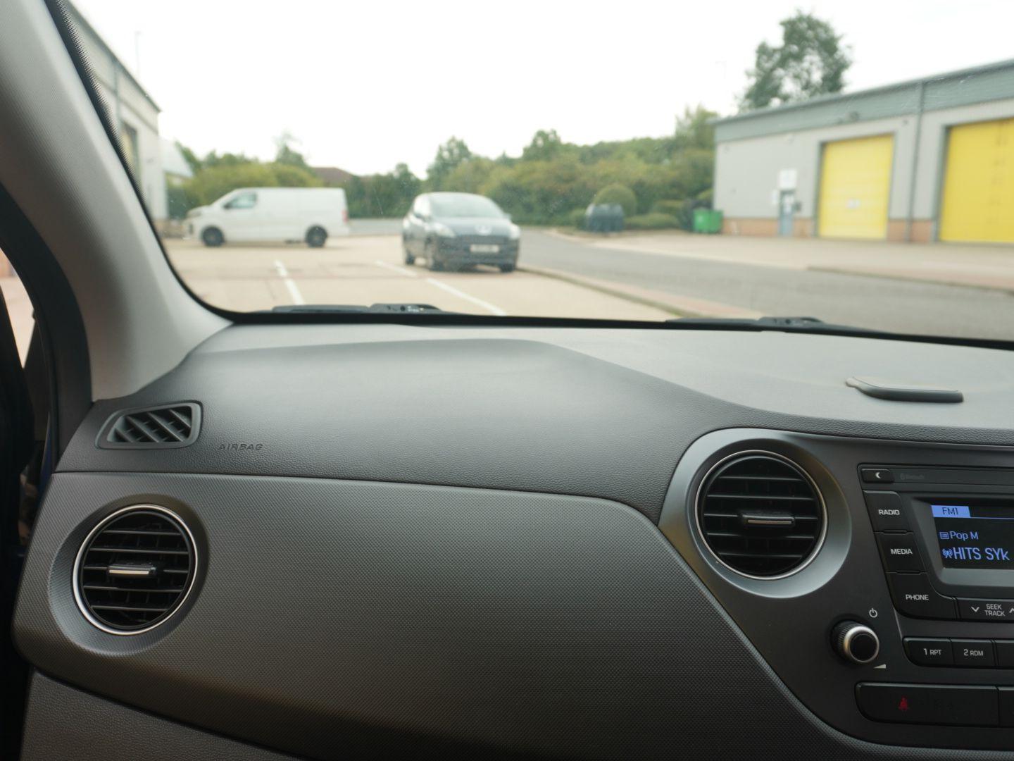 Used Hyundai i10 2017 for sale - 76310060: Photo 12