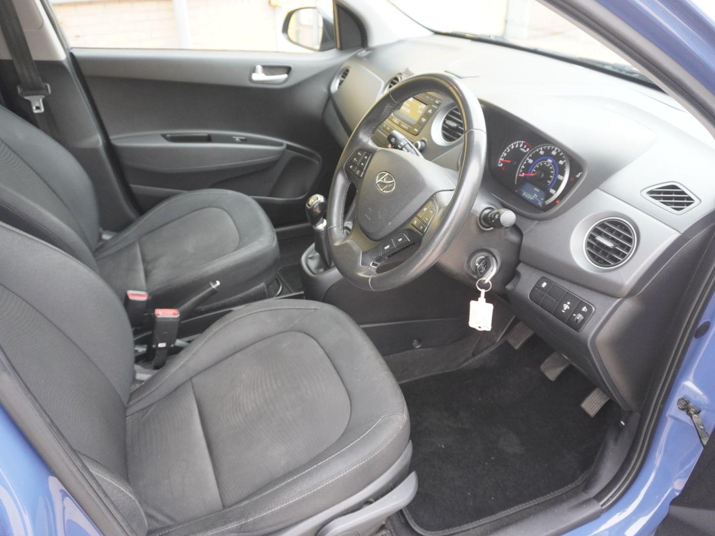 Used Hyundai i10 2017 for sale - 76310060: Photo 16