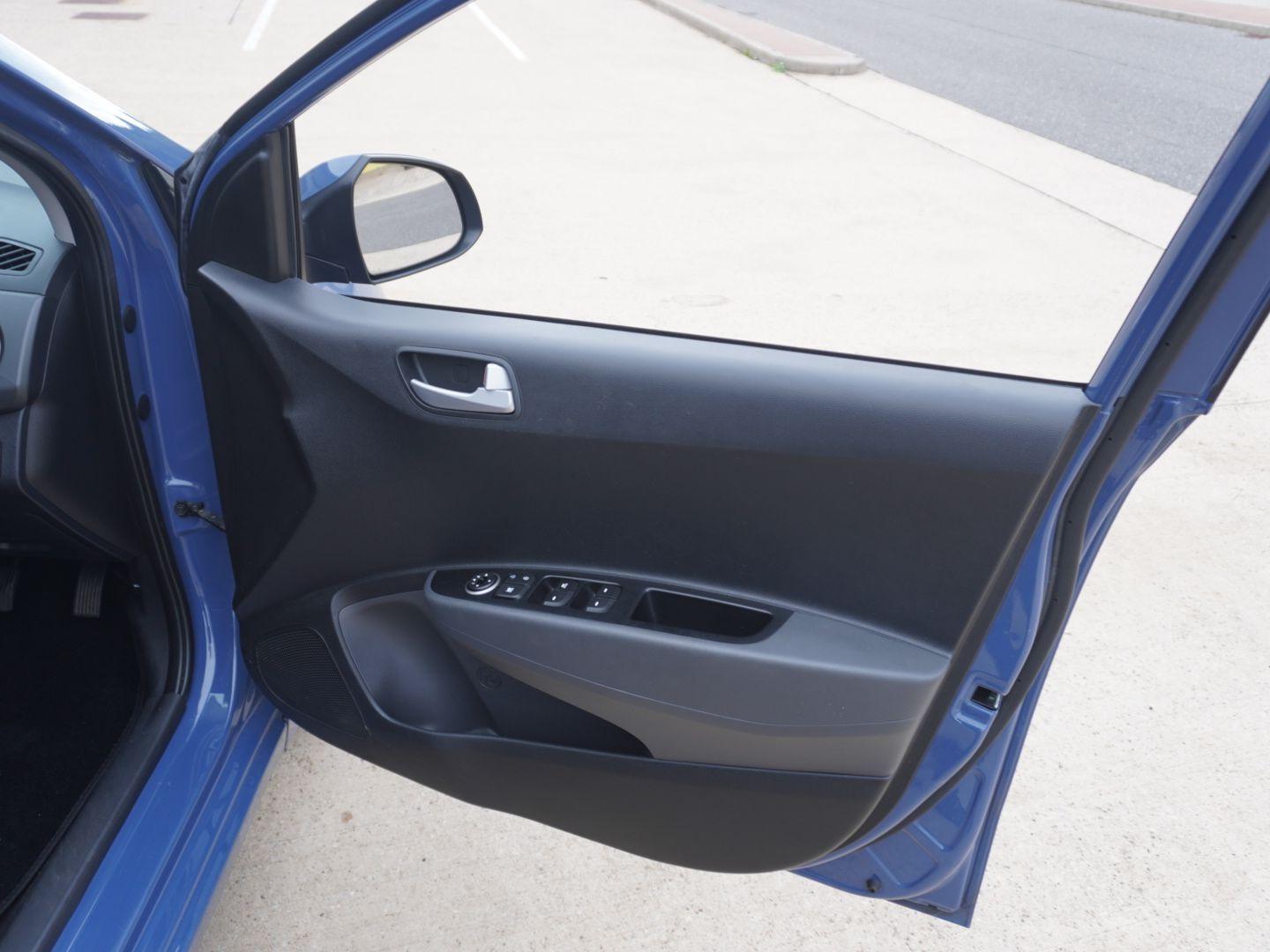 Used Hyundai i10 2017 for sale - 76310060: Photo 21