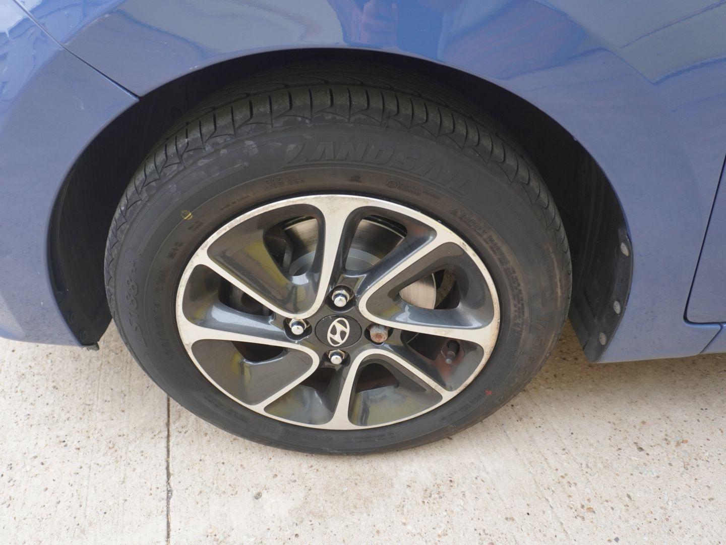 Used Hyundai i10 2017 for sale - 76310060: Photo 24