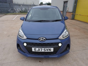 Used Hyundai i10 2017 for sale - 76310060: Photo