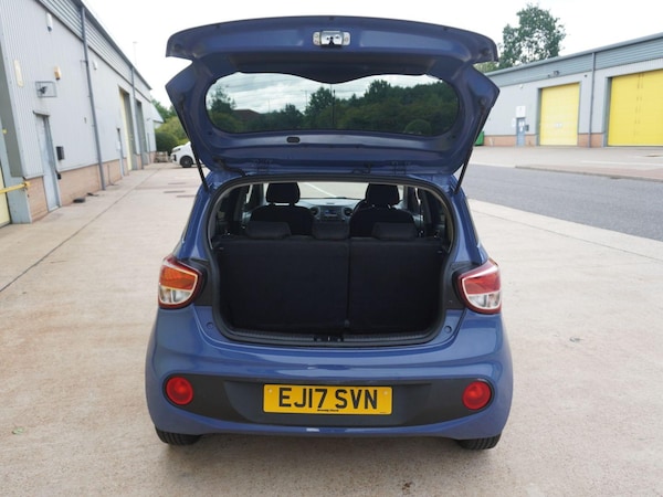 Used Hyundai i10 2017 for sale - 76310060: Photo 33