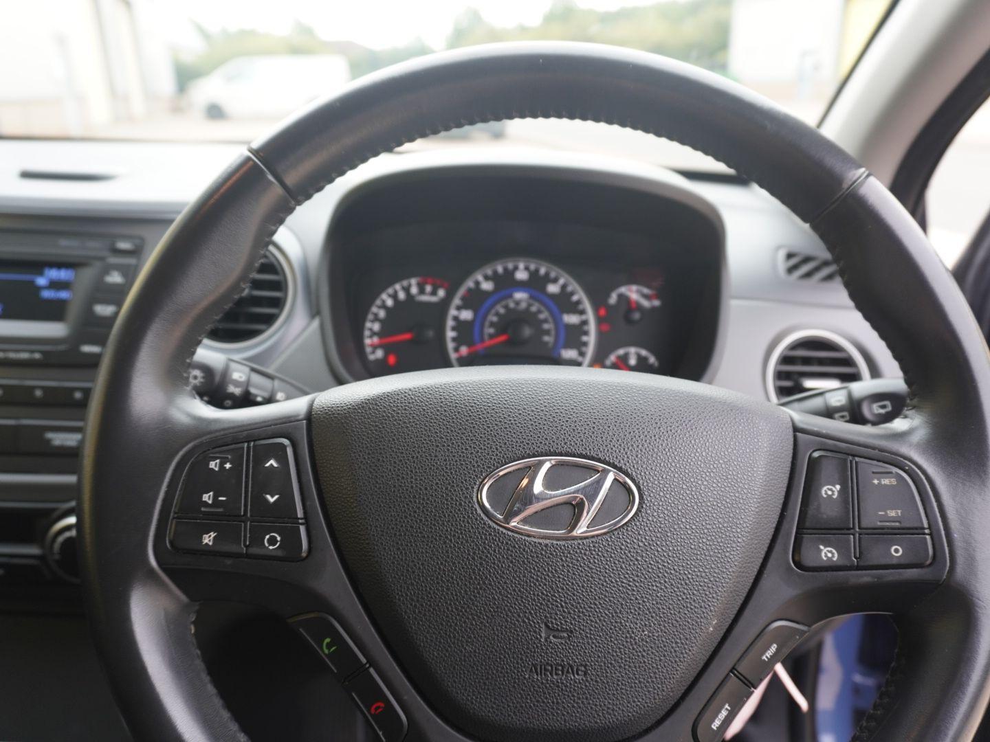 Used Hyundai i10 2017 for sale - 76310060: Photo 34