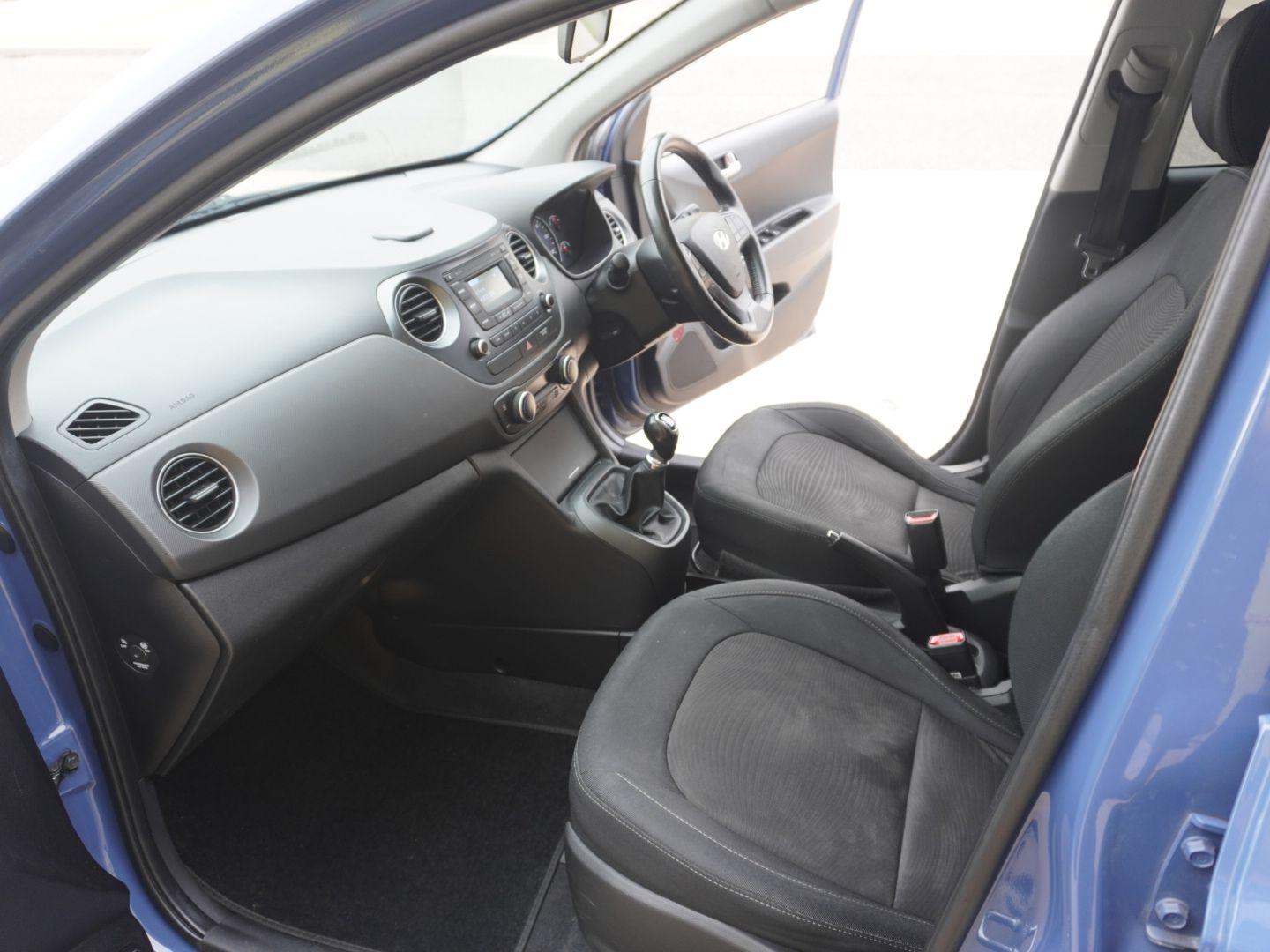 Used Hyundai i10 2017 for sale - 76310060: Photo 36