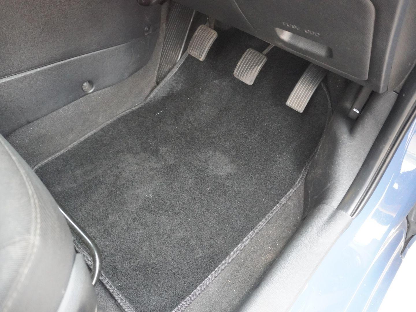 Used Hyundai i10 2017 for sale - 76310060: Photo 43