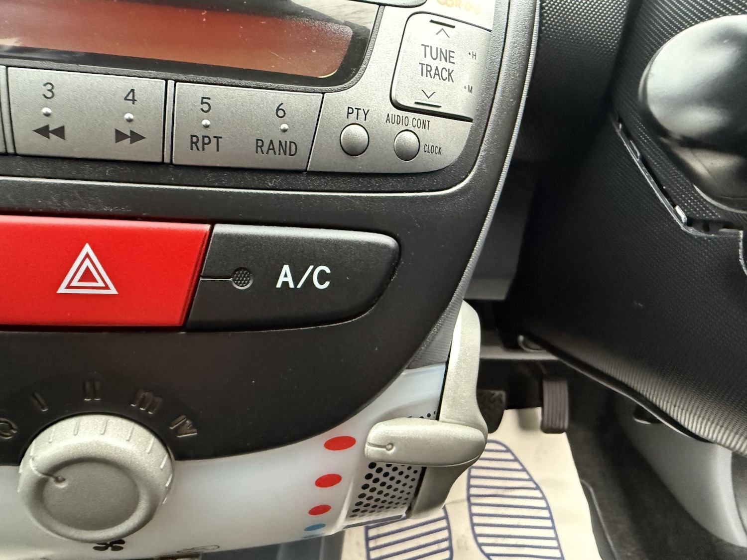 Used Citroen C1 2011 for sale - 76305588: Photo 10