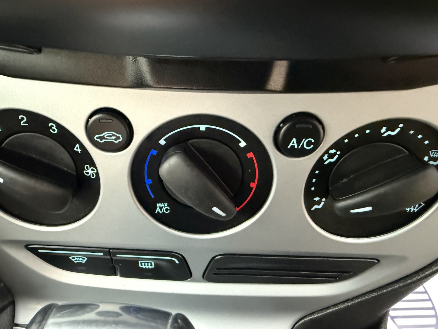 Used Ford Focus 2012 for sale - 76431015: Photo 15