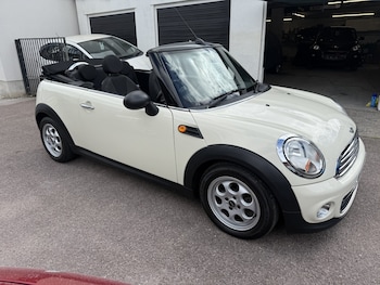 Used MINI Convertible 2011 for sale - 78976328: Photo