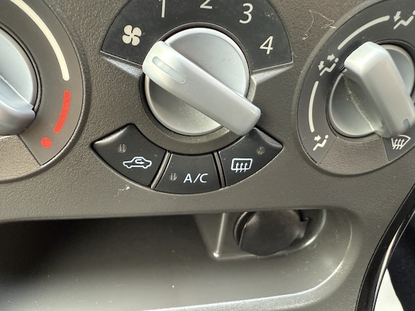 Used Suzuki Splash 2014 for sale - 76305601: Photo 12