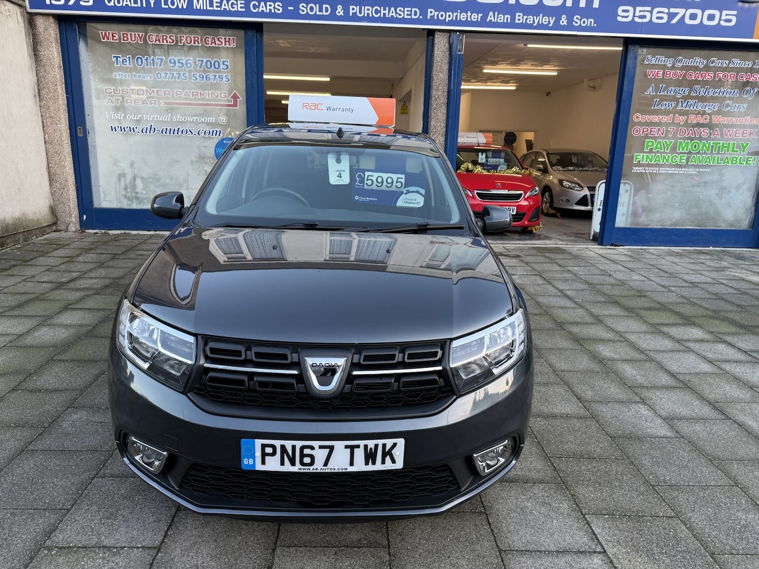 Used Dacia Sandero 2017 for sale - 76785065: Photo 2