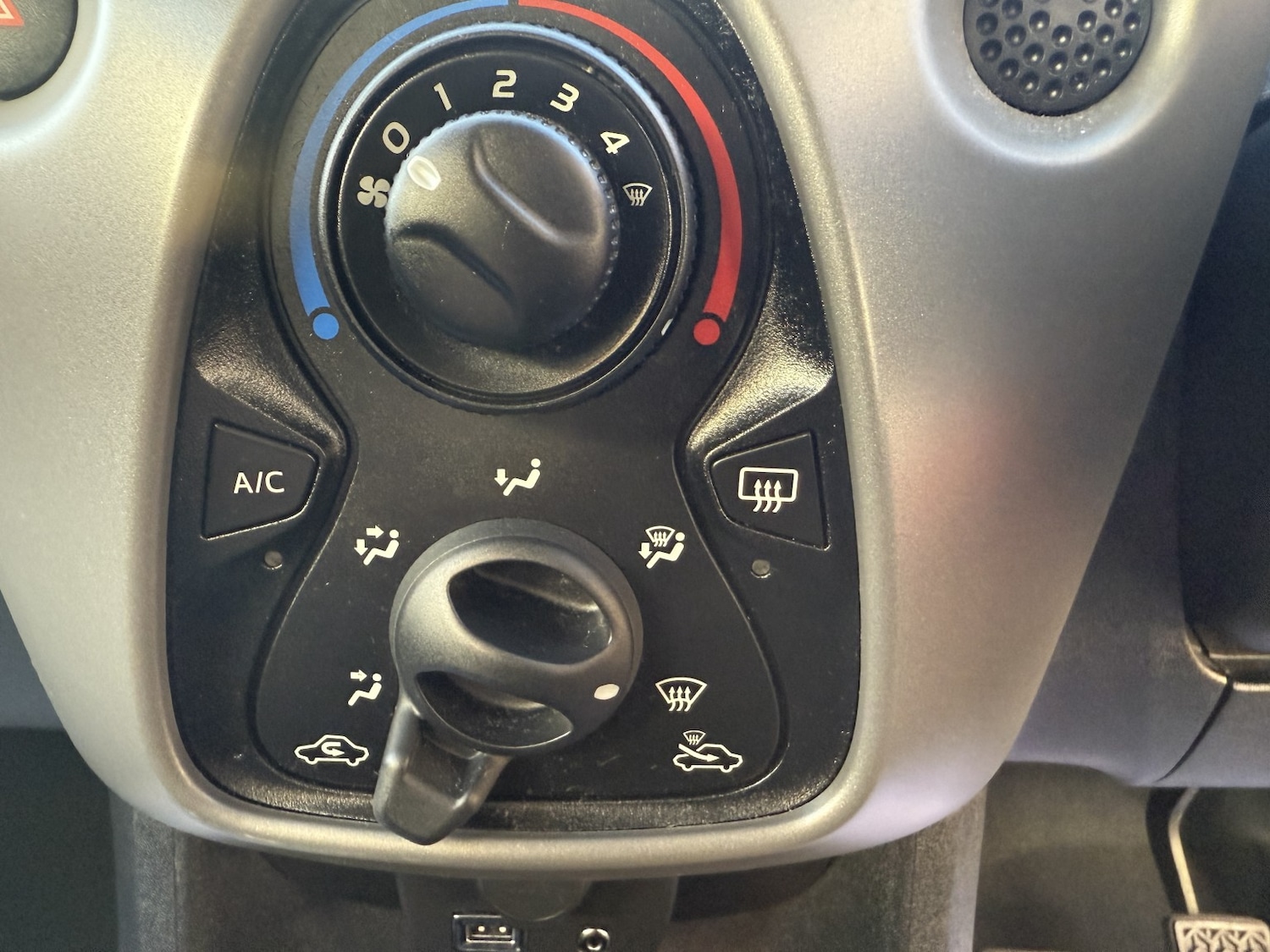 Used Peugeot 108 2018 for sale - 76439976: Photo 11