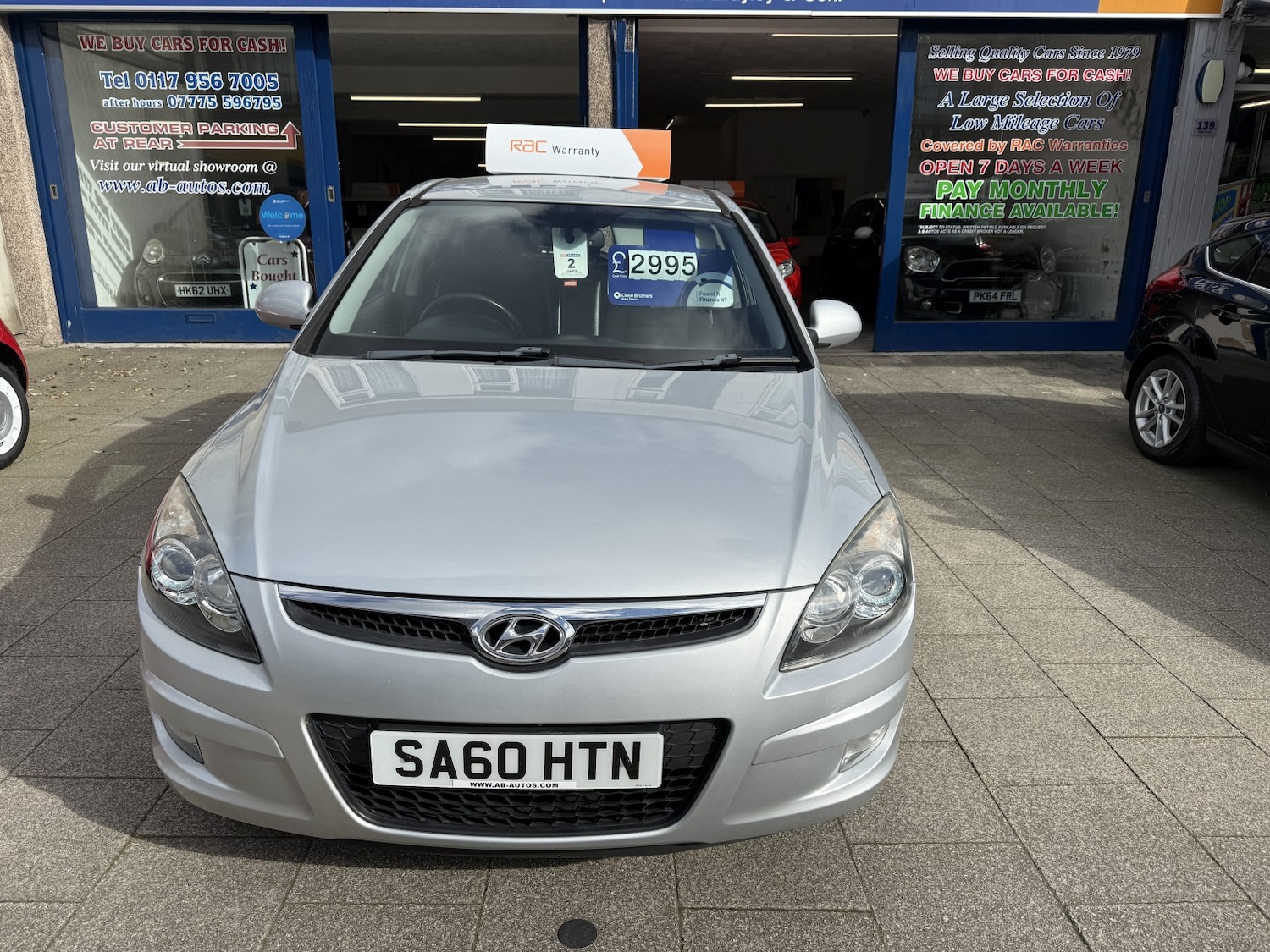 Used Hyundai i30 2010 for sale - 78168881: Photo 2