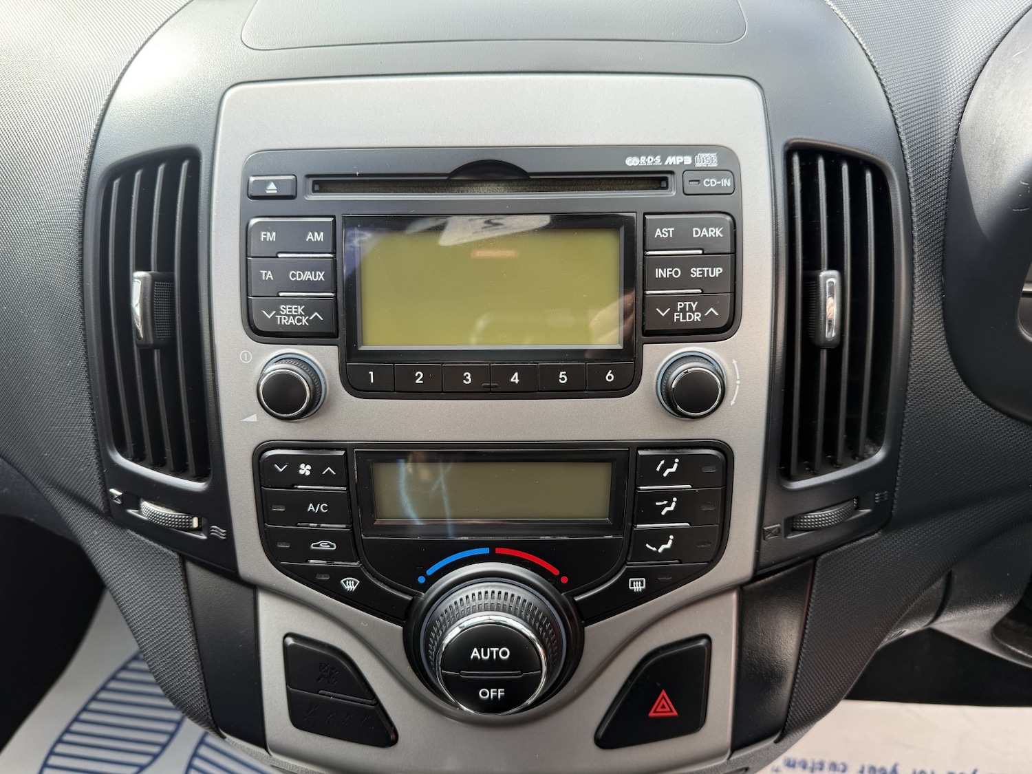 Used Hyundai i30 2010 for sale - 78168881: Photo 9