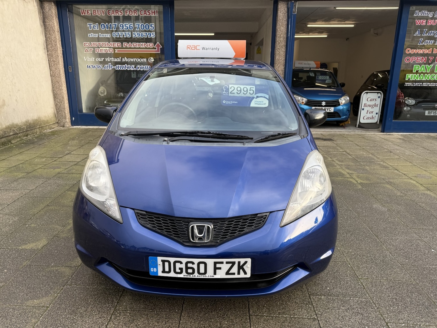 Used Honda Jazz 2010 for sale - 77668498: Photo 2