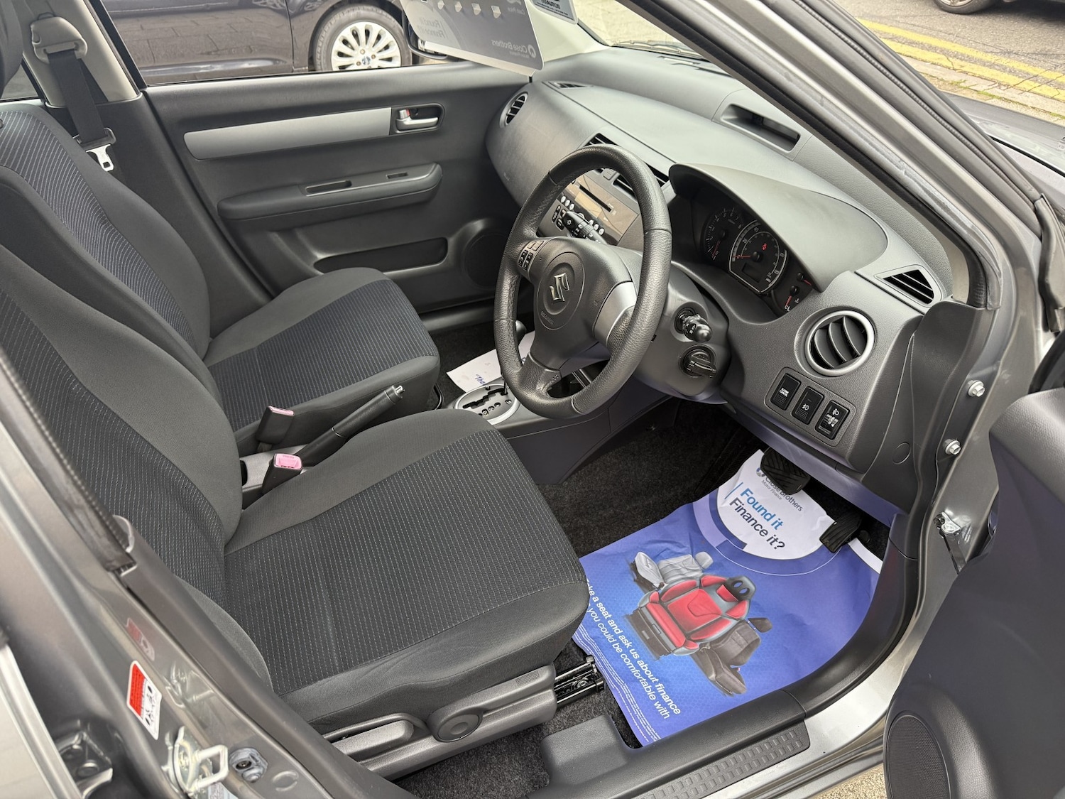 Used Suzuki Swift 2010 for sale - 76510964: Photo 8