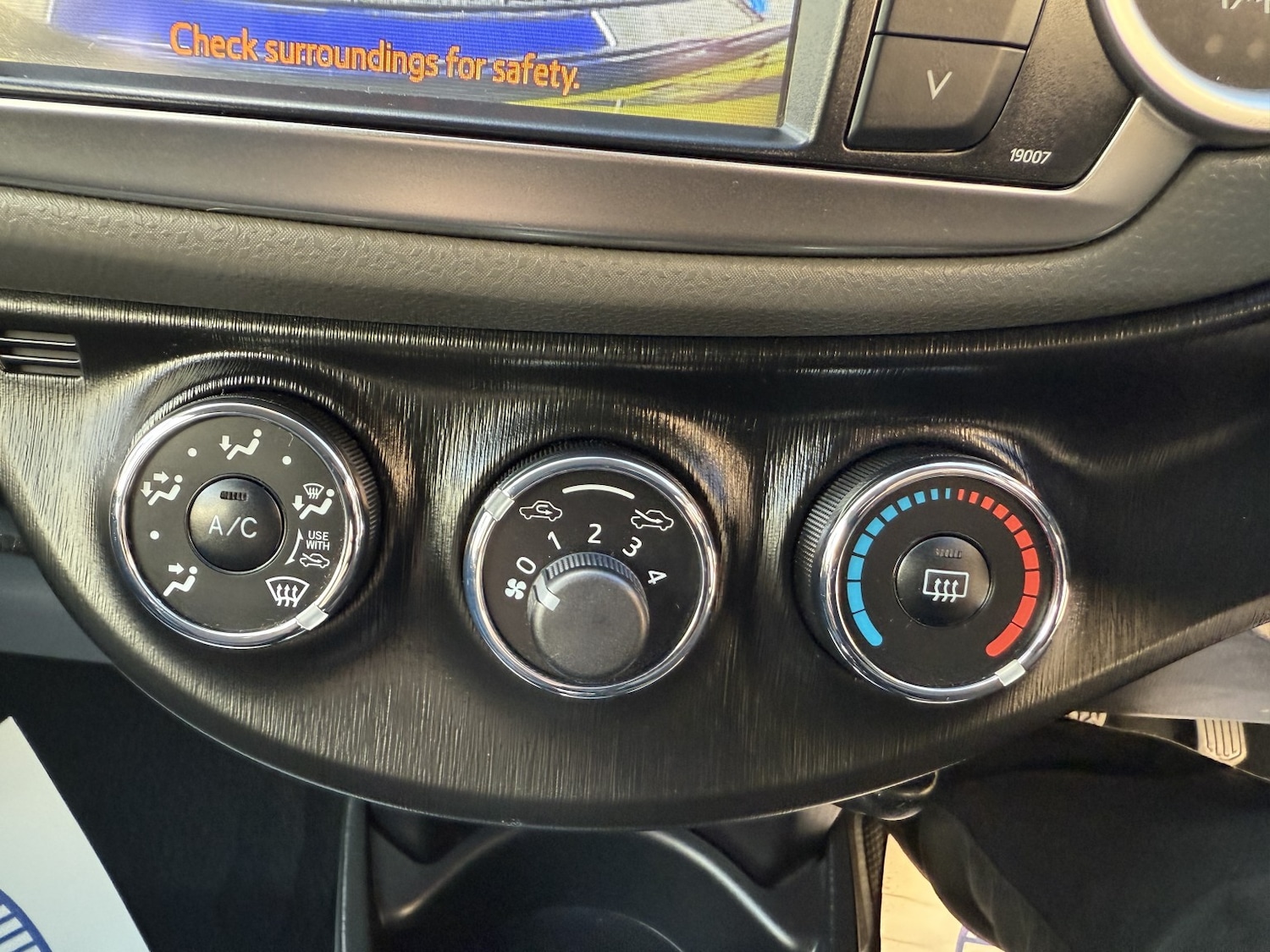 Used Toyota Yaris 2012 for sale - 76387343: Photo 12